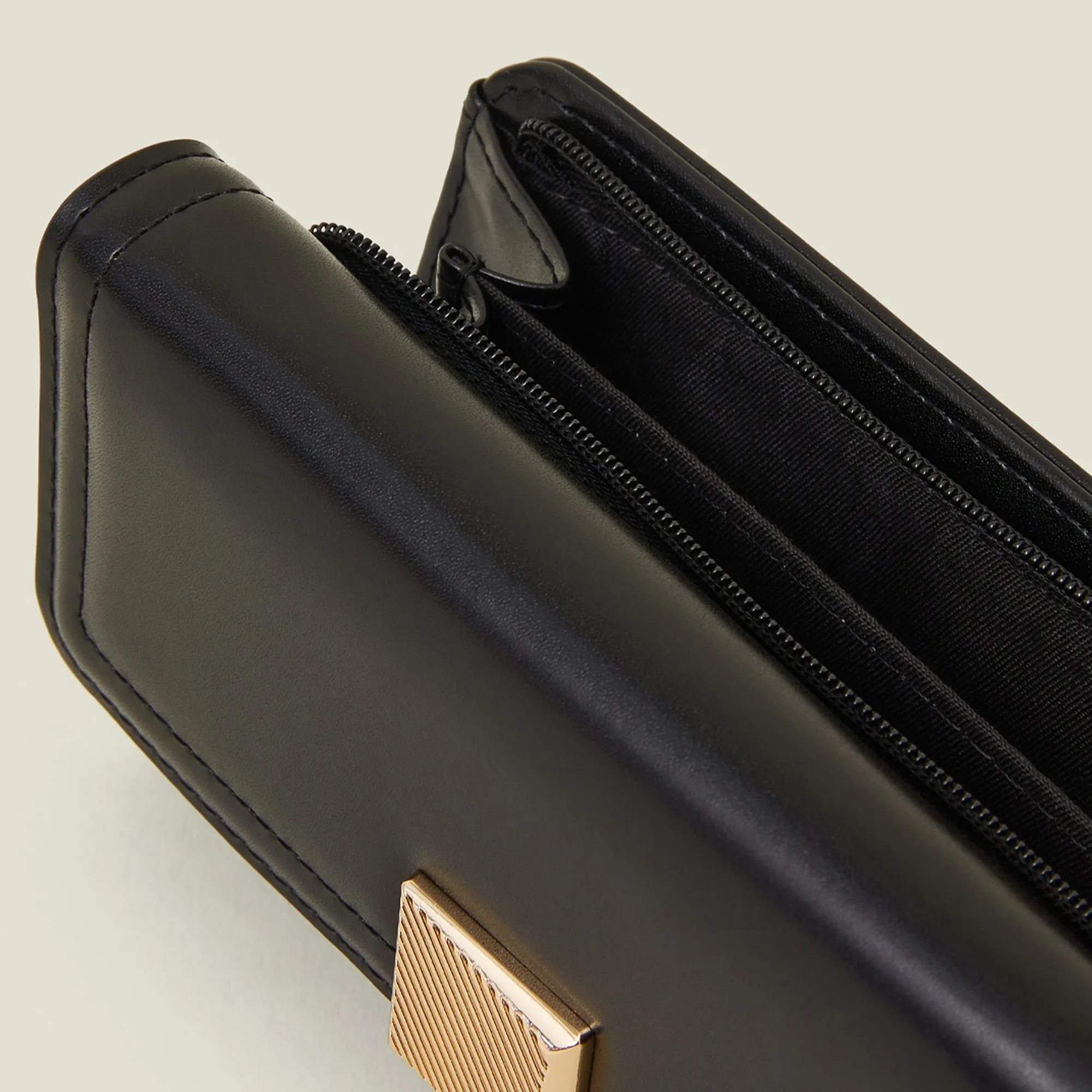 Accessorize London Women's Black Square Push-Lock Wallet