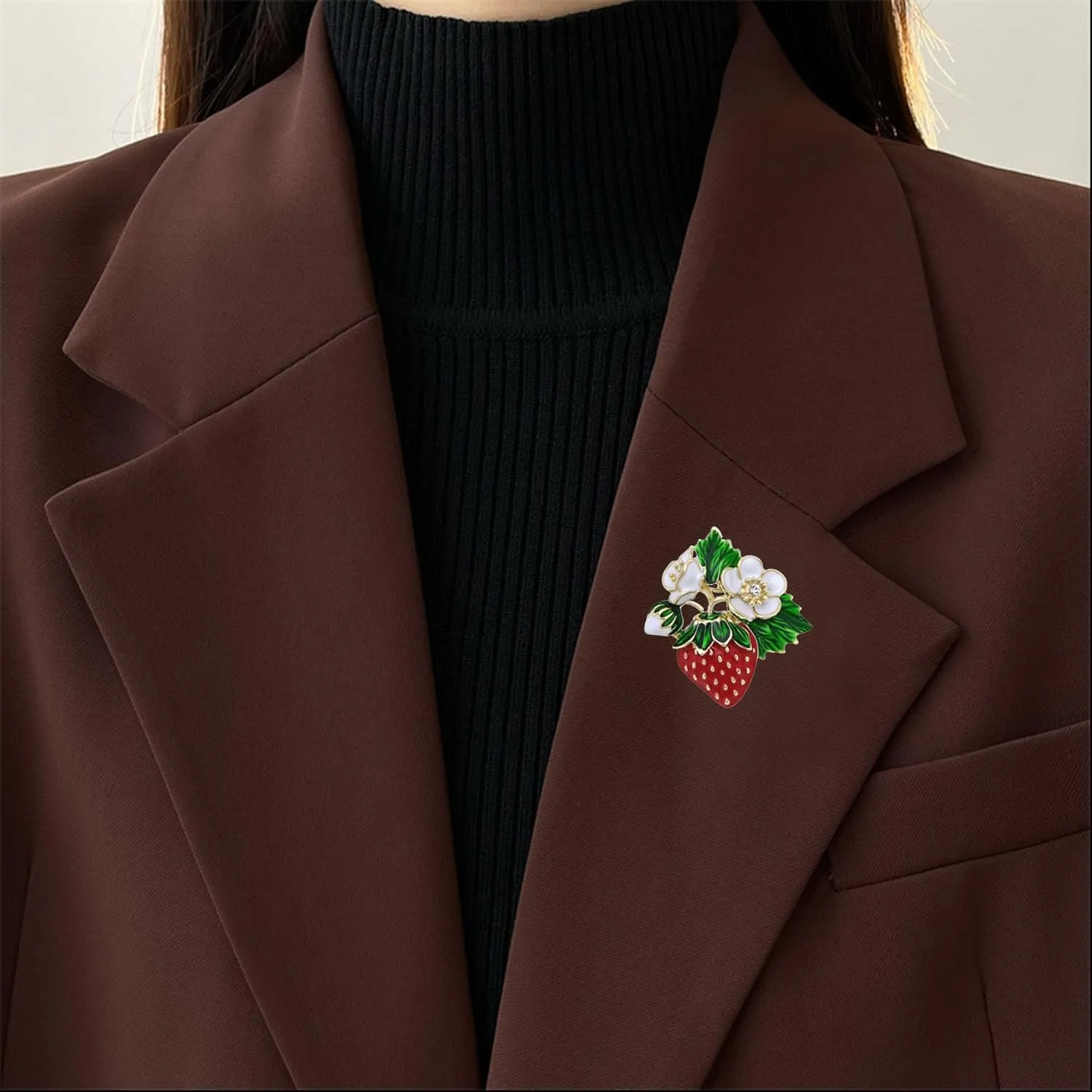 Enamel Red Strawberry with Flower Green Leaf Brooch Sweet Cute Rhinestone Fruit Strawberry Brooch Pin Weddings Party Jewelry Accessories