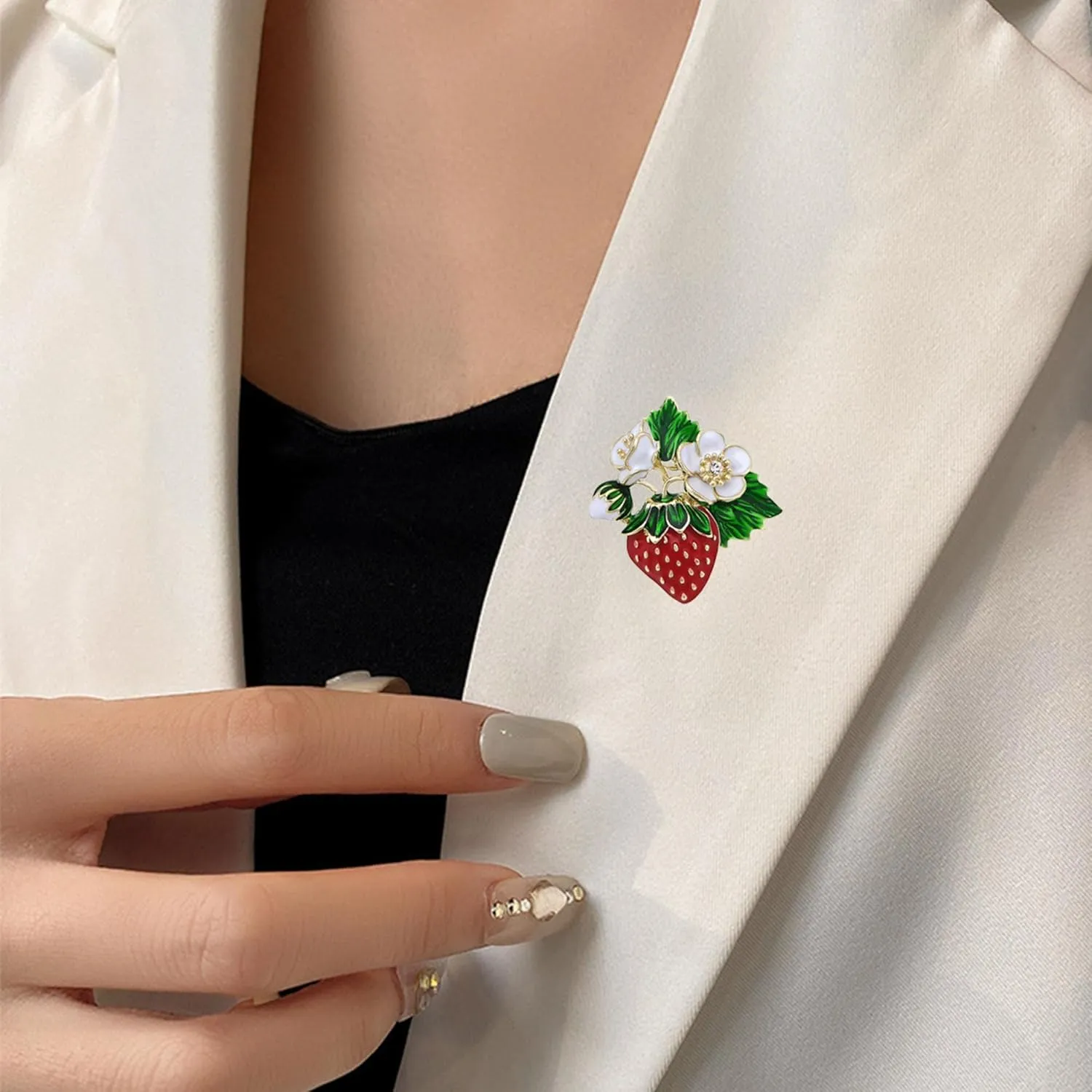 Enamel Red Strawberry with Flower Green Leaf Brooch Sweet Cute Rhinestone Fruit Strawberry Brooch Pin Weddings Party Jewelry Accessories
