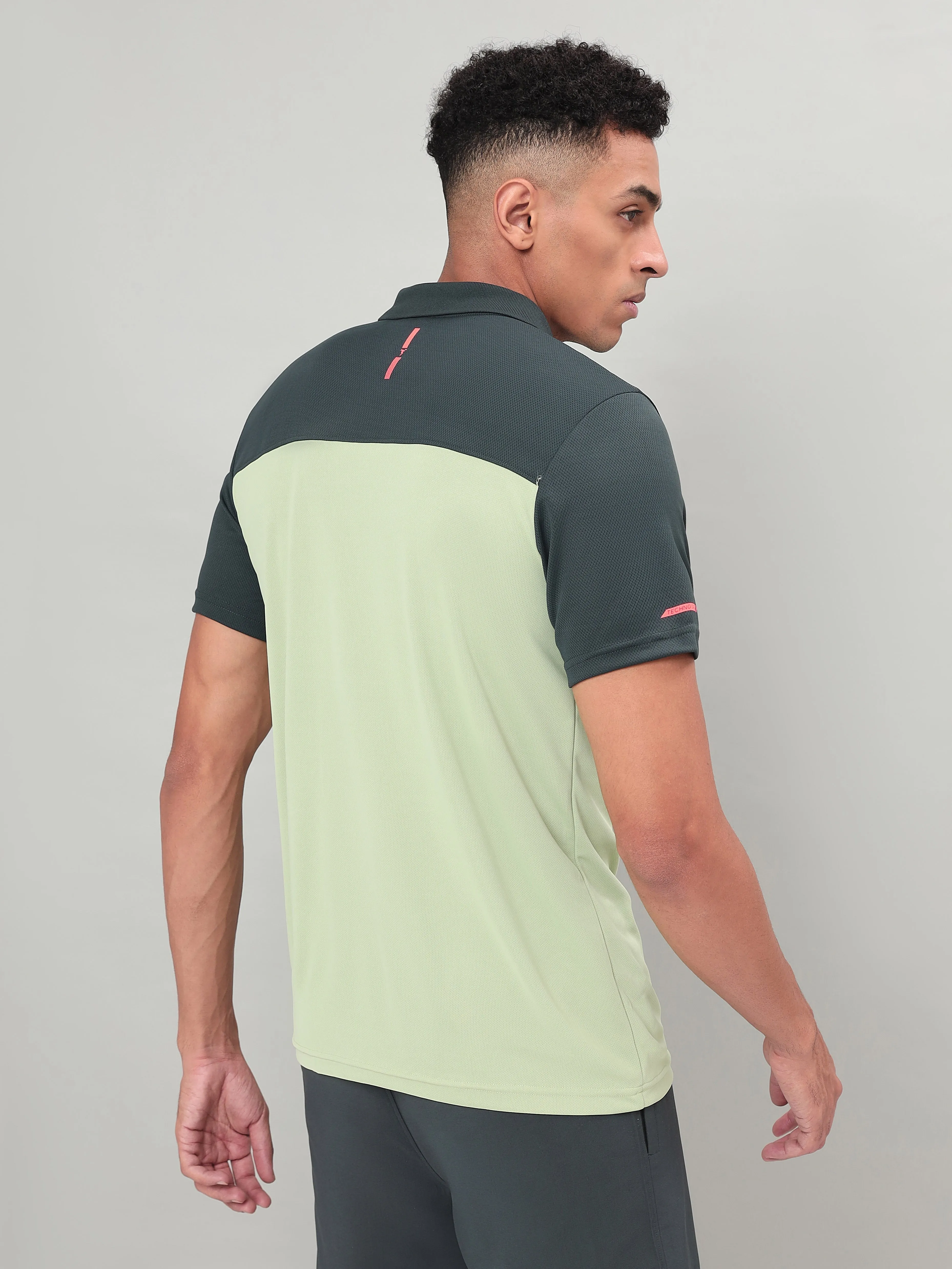 Men Colorblock Relax Fit Polo T-shirt with TECHNO COOL 