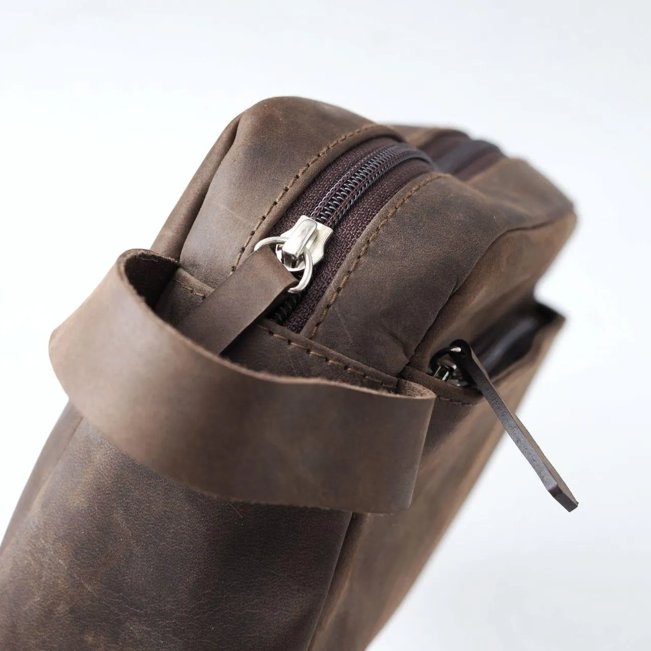Men's Clutch Bag (Dark Brown Oily Pull-up)