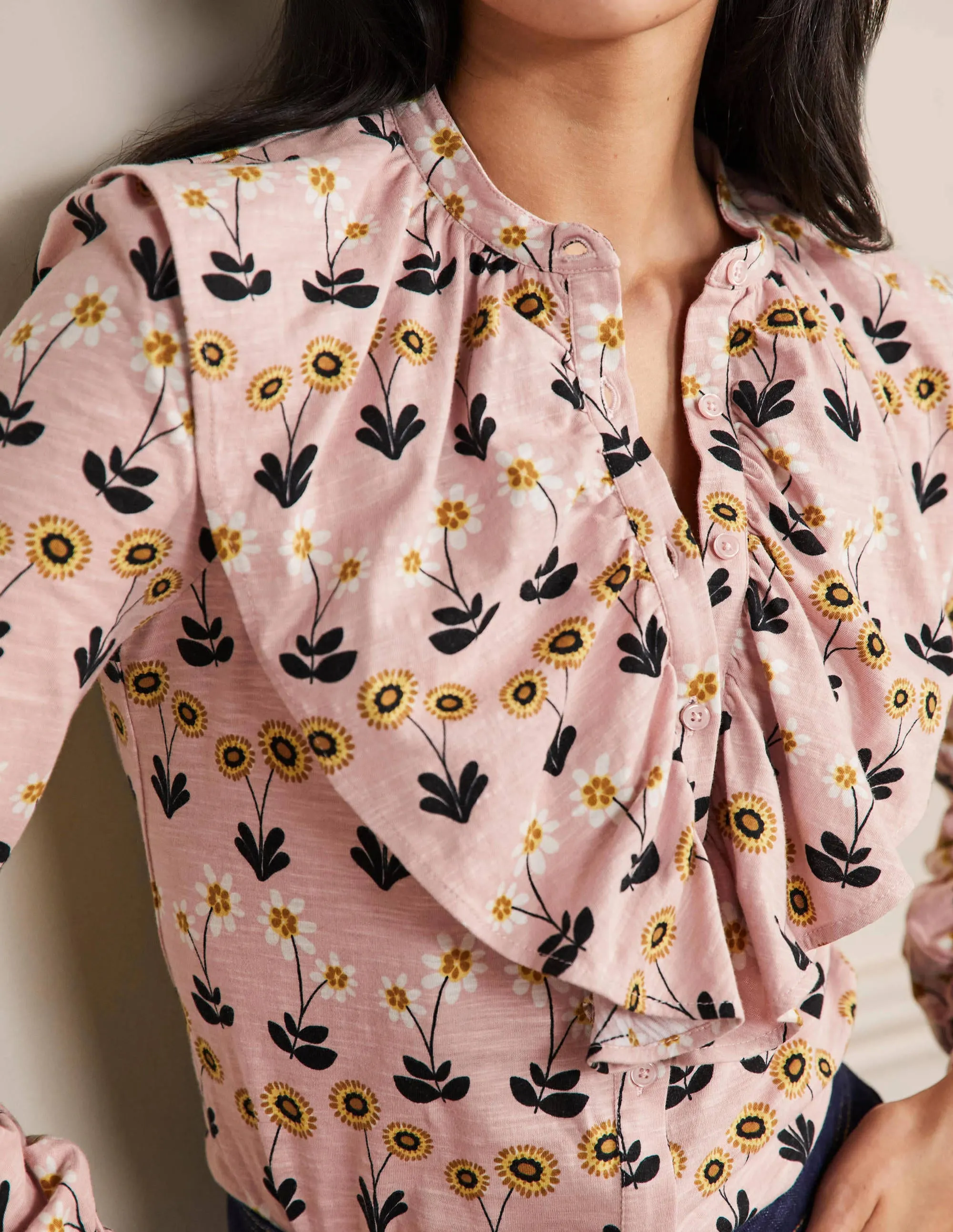 Ruffle Front Jersey Shirt-Milkshake, Delicate Daisy