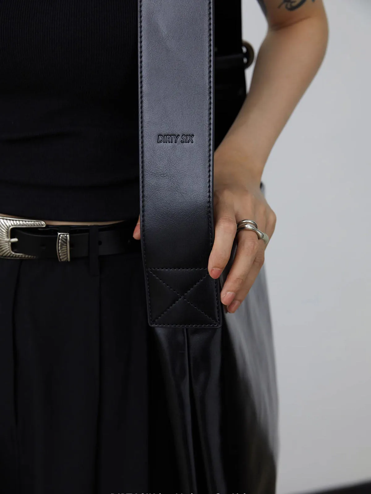 Wide Shoulder Strap Large Capacity Tote Bag With Buckles