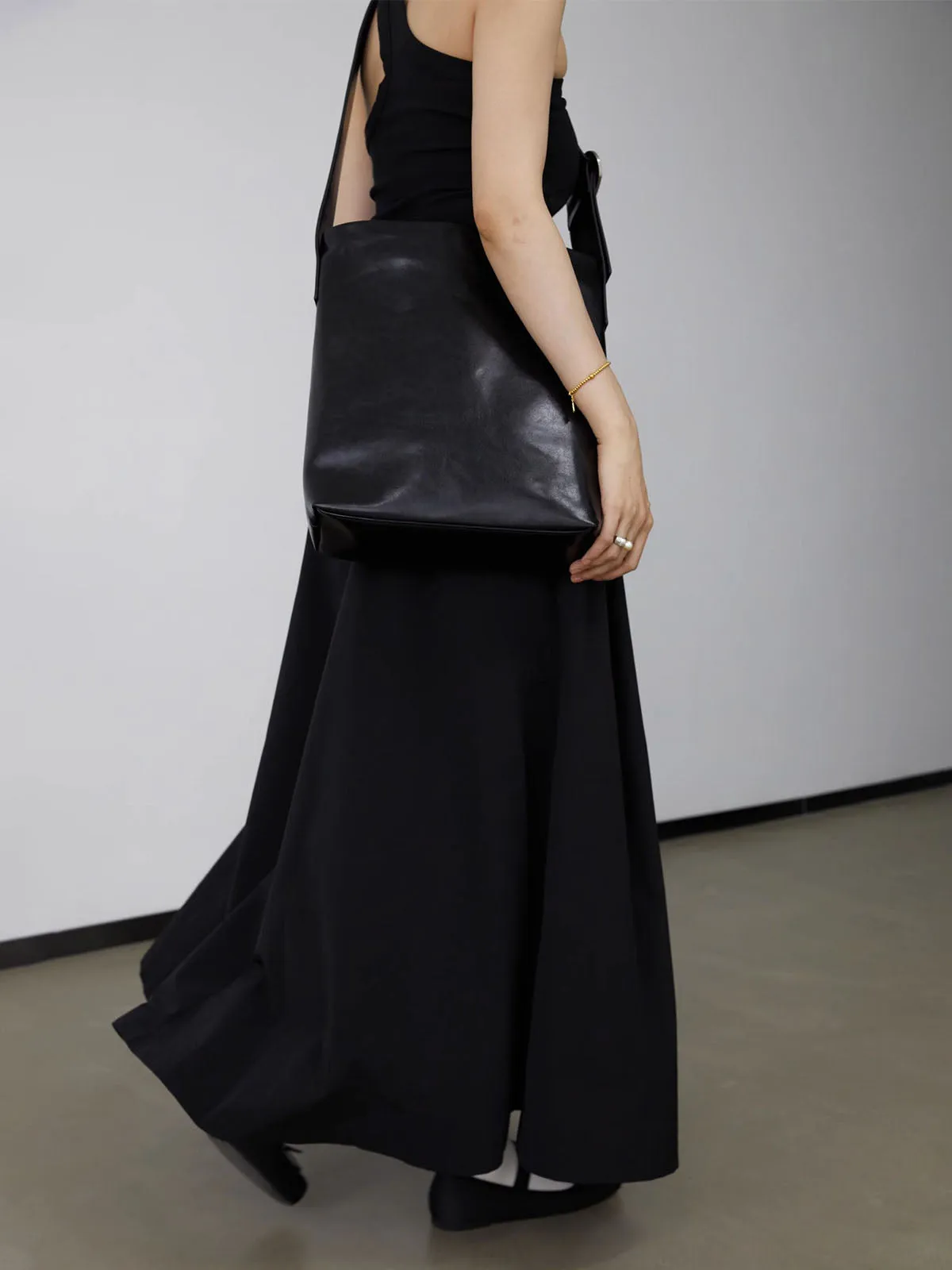 Wide Shoulder Strap Large Capacity Tote Bag With Buckles